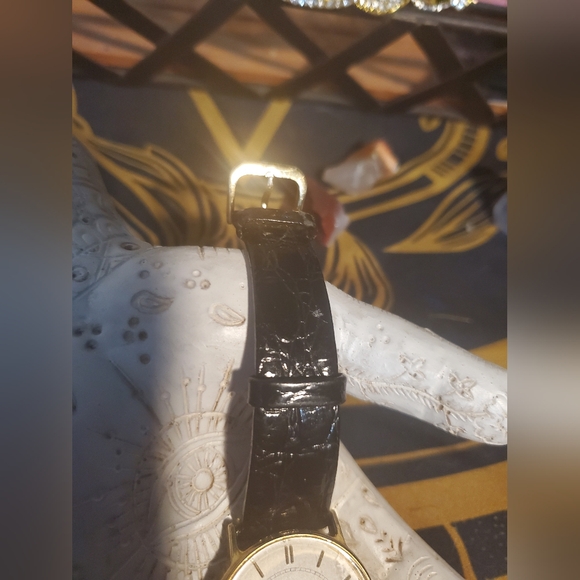 VINTAGE Timex Quartz watch, leather straps, needs a battery but great condition! - Picture 4 of 8